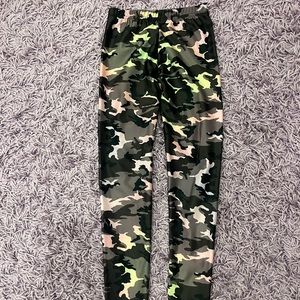 New without tags adorable leggings